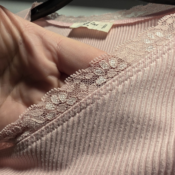 Pink Ribbed Lace Trim Ruched Front Top - Picture 3 of 7
